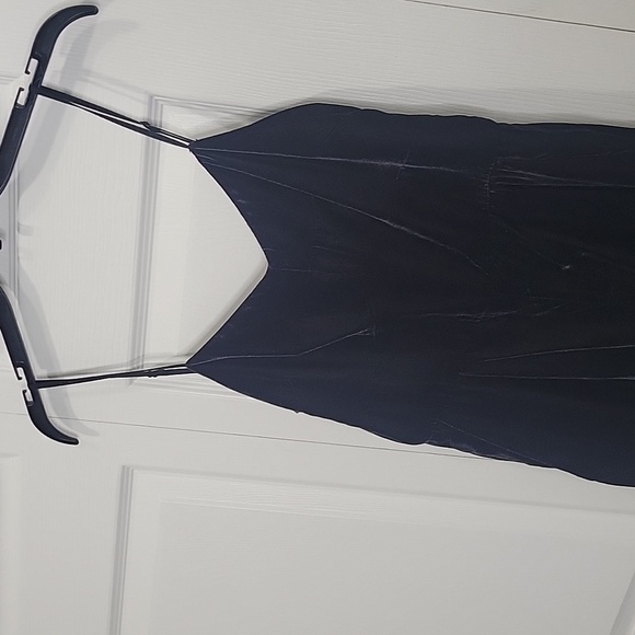 J. CREW Black Velvet Cropped Jumpsuit Size 2 - Picture 5 of 7